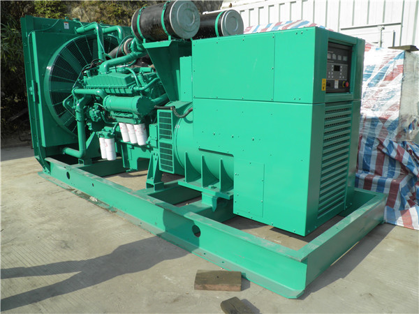 清苑发电车出租-柴油发电机组在使用的过程中应该做好哪些防护工作