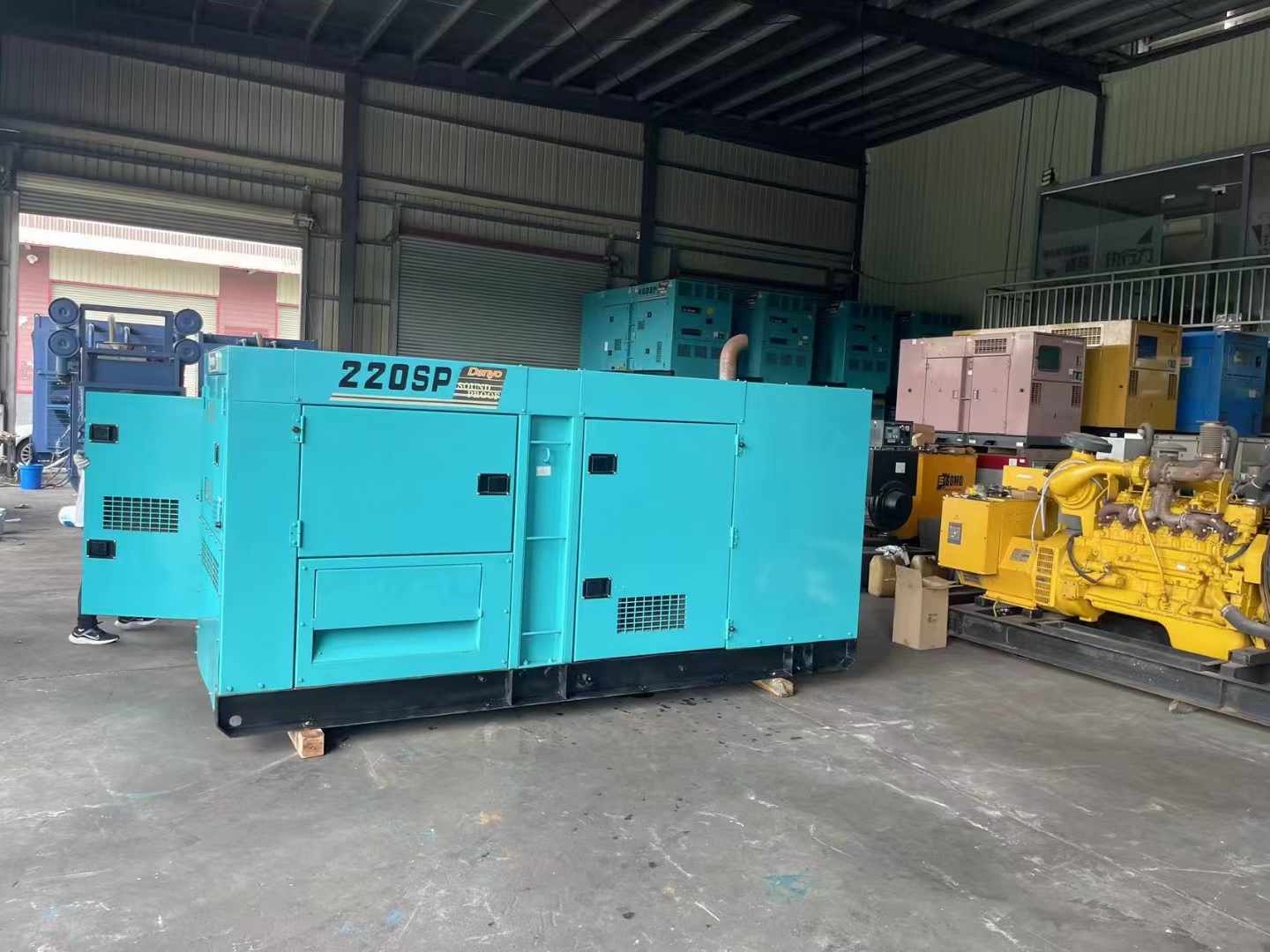 清苑800kW 柴油发电机的输出电流波动范围是多少？