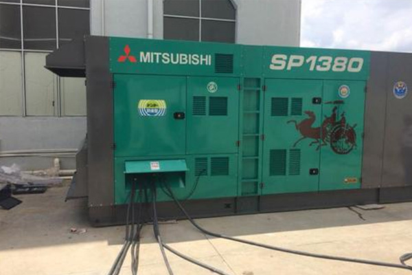 清苑为什么有些柴油发电机组的输出电压可以调节？