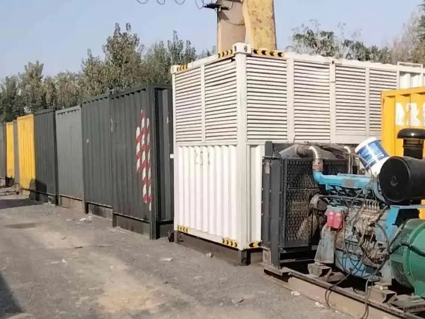 清苑200KW柴油发电机机组每小时油耗是多少？